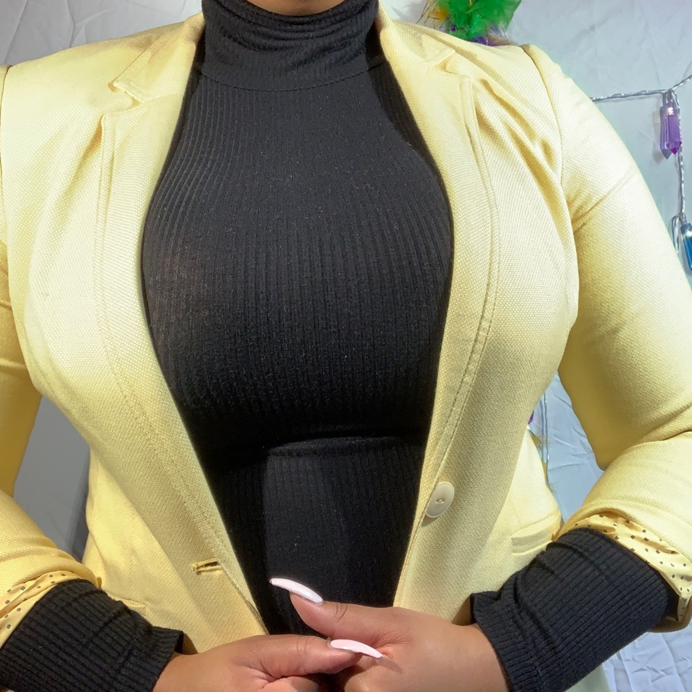 Yellow blazer